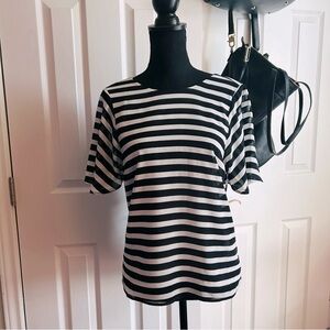 h&m black and white striped flowy french chic short sleeve tie back blouse